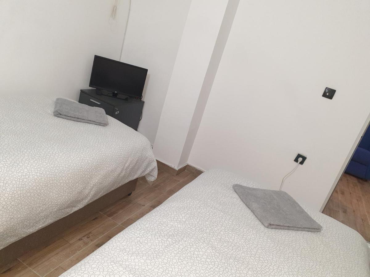 Sweet Basement Suteren Apartments Parking 5 Euro Скопие Екстериор снимка