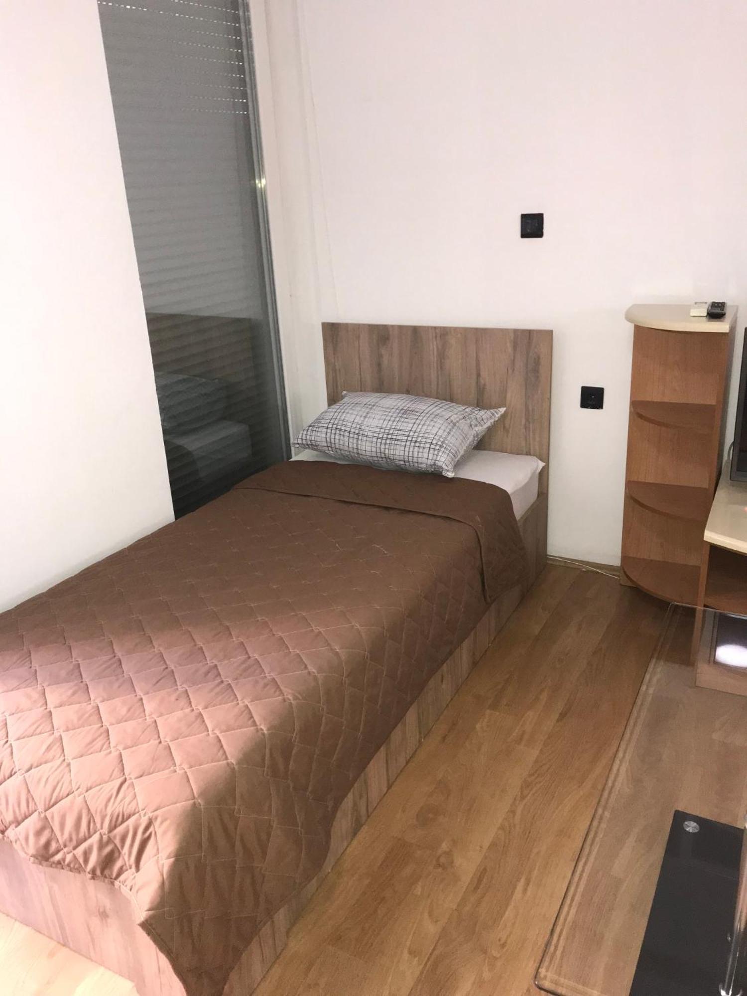 Sweet Basement Suteren Apartments Parking 5 Euro Скопие Екстериор снимка